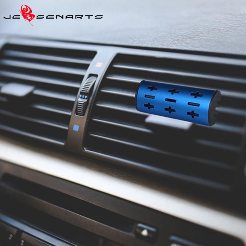 Wholesale plastic aroma car air freshener vent clip for air conditioner metal car perfume logo V06